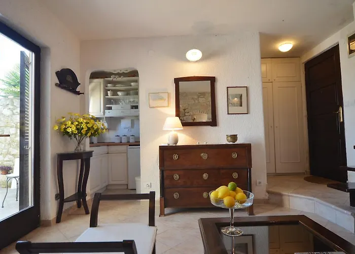 Sea View House Olja