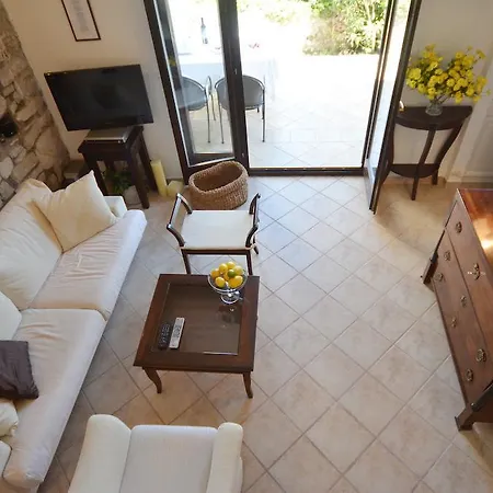 公寓 Sea View House Olja 罗维尼